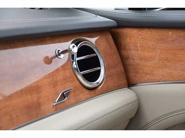 21:Bentley Bentayga S V8, SUV, Candy Red, Bentley Zurich