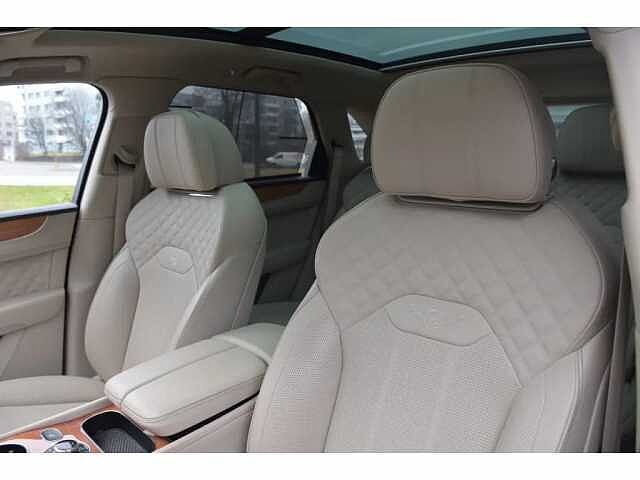 14:Bentley Bentayga S V8, SUV, Candy Red, Bentley Zurich